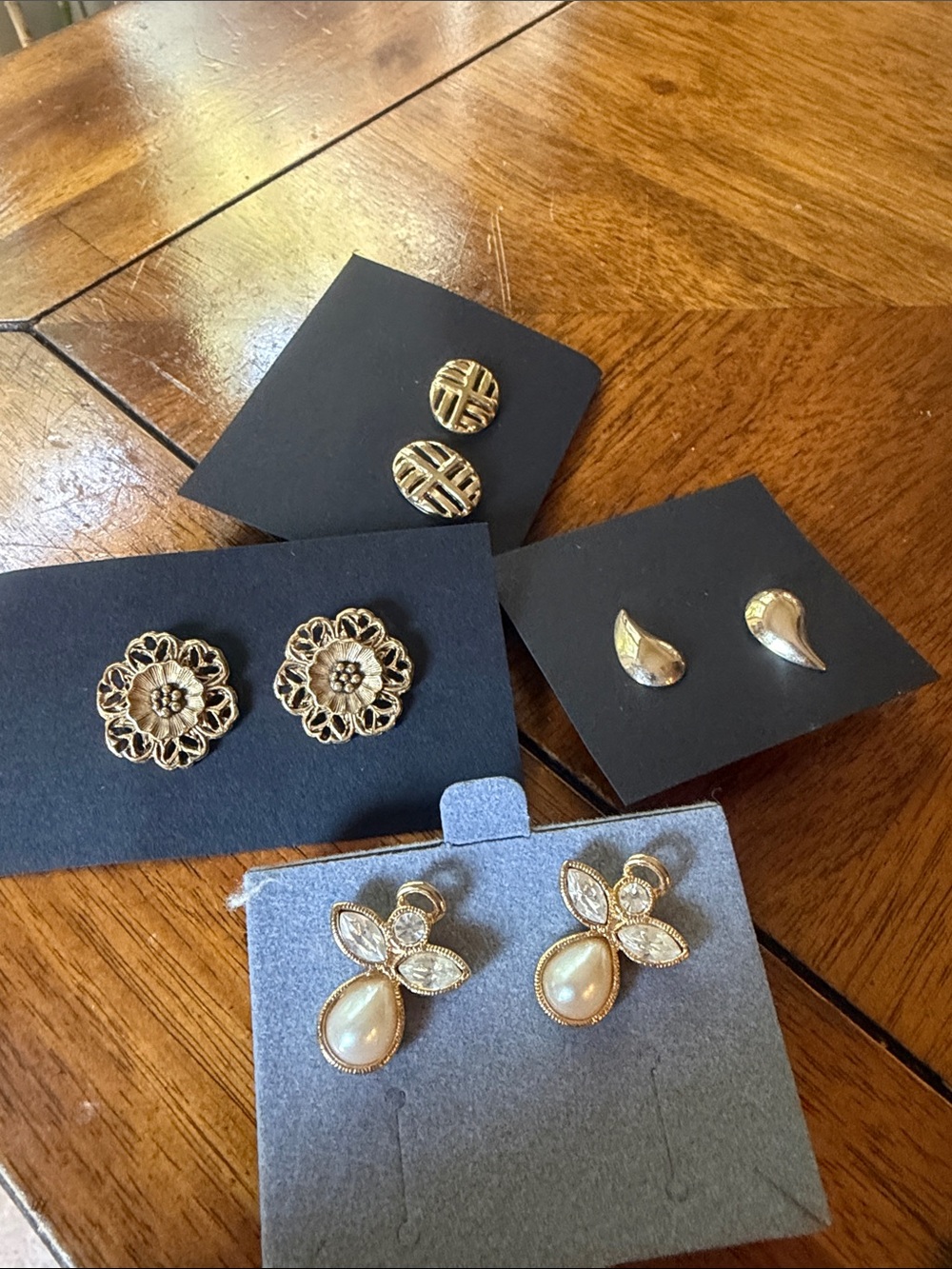 Gold Tone Floral and Pearl Drop Women’s Earring lot